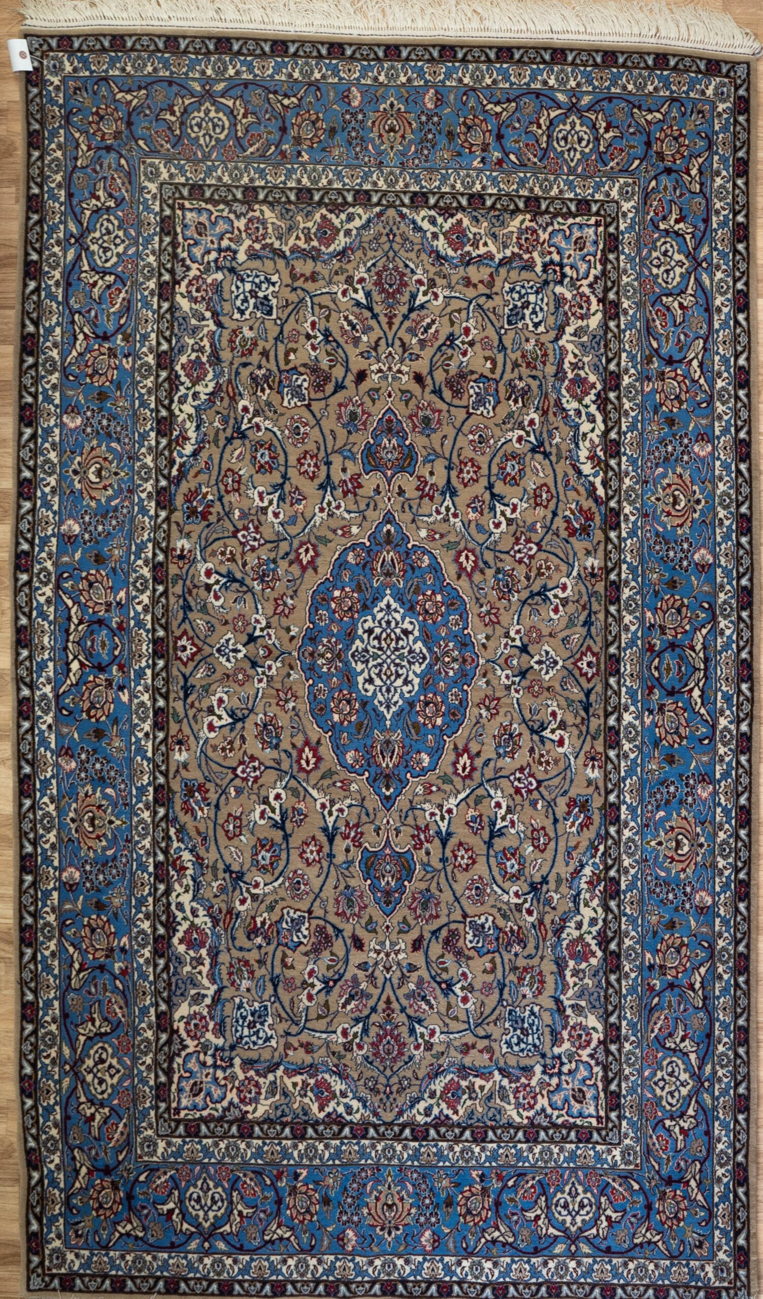 Isfahan Silk pile Rug 5’x7′