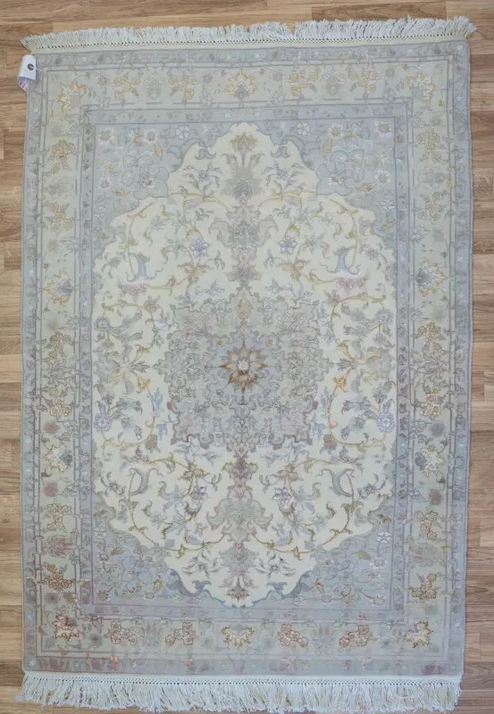 Tabriz Wool Silk Rug 3.2'x5.2'