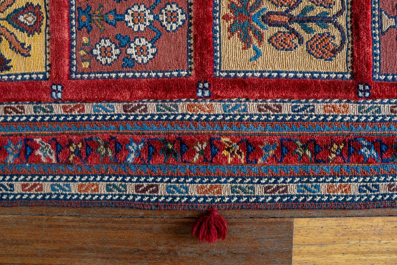 Kilim Rug 3915 – Genuine Hand-Woven Wool Oriental Rug View 4