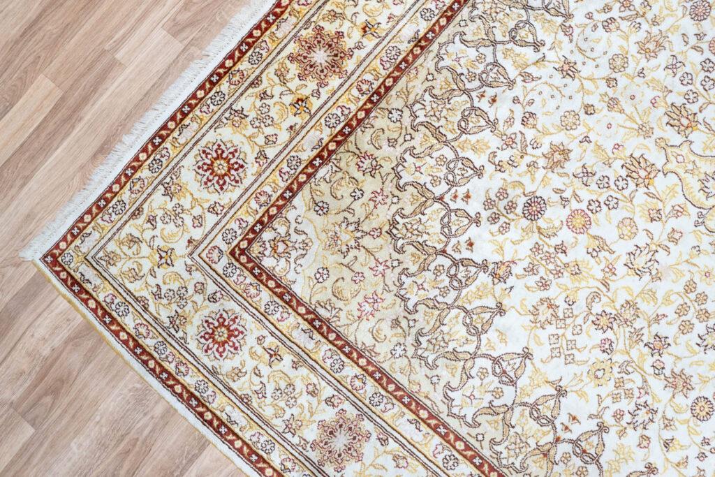 Qum Design Silk Rug 6'x9' View 4