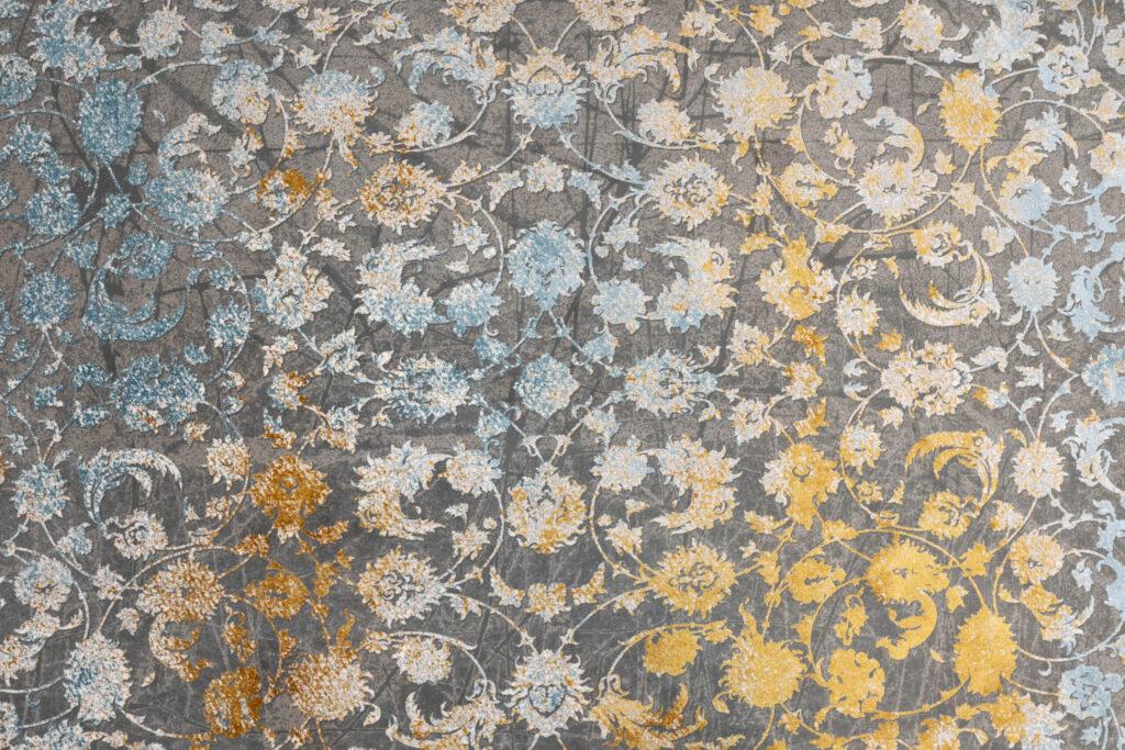 Tabriz Design Wool Silk Rug 7'x10' View 3