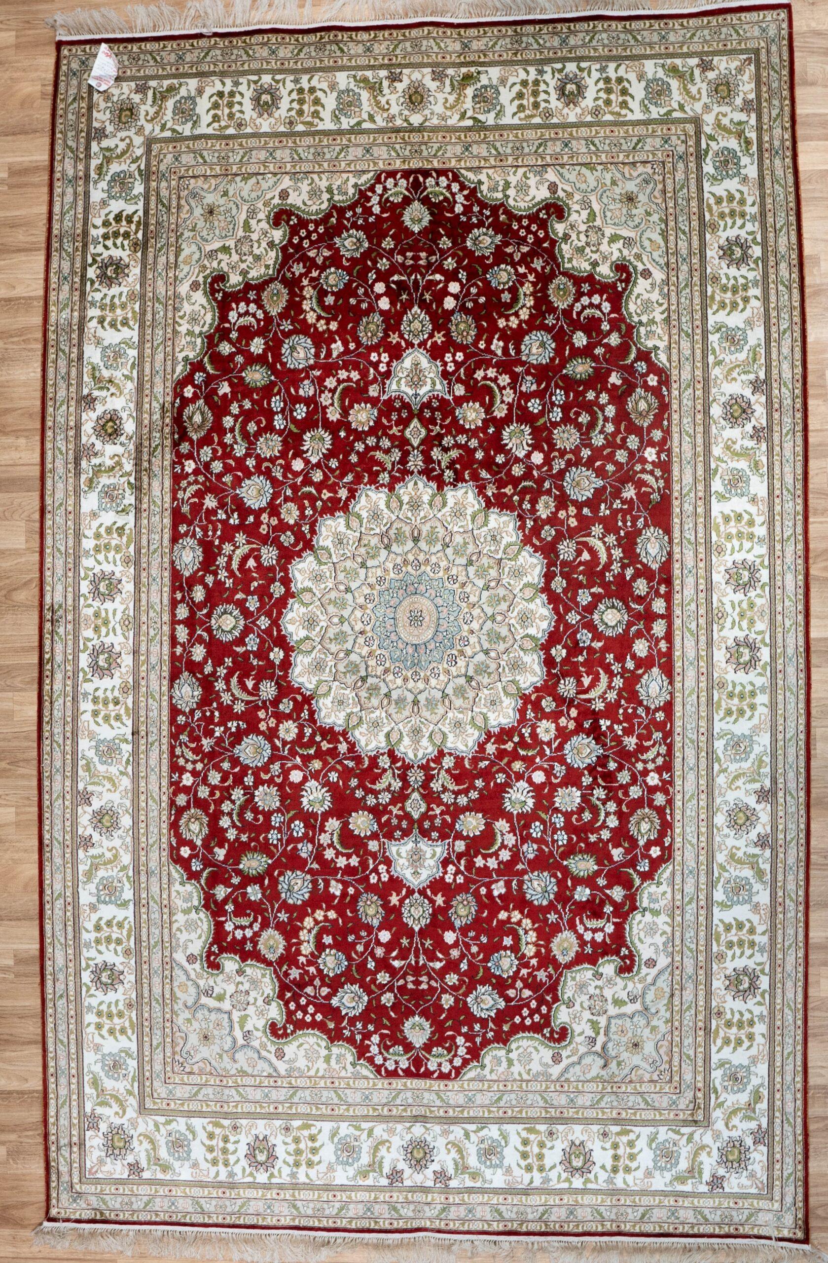 Qum Design Silk Rug 6'x9' View 6