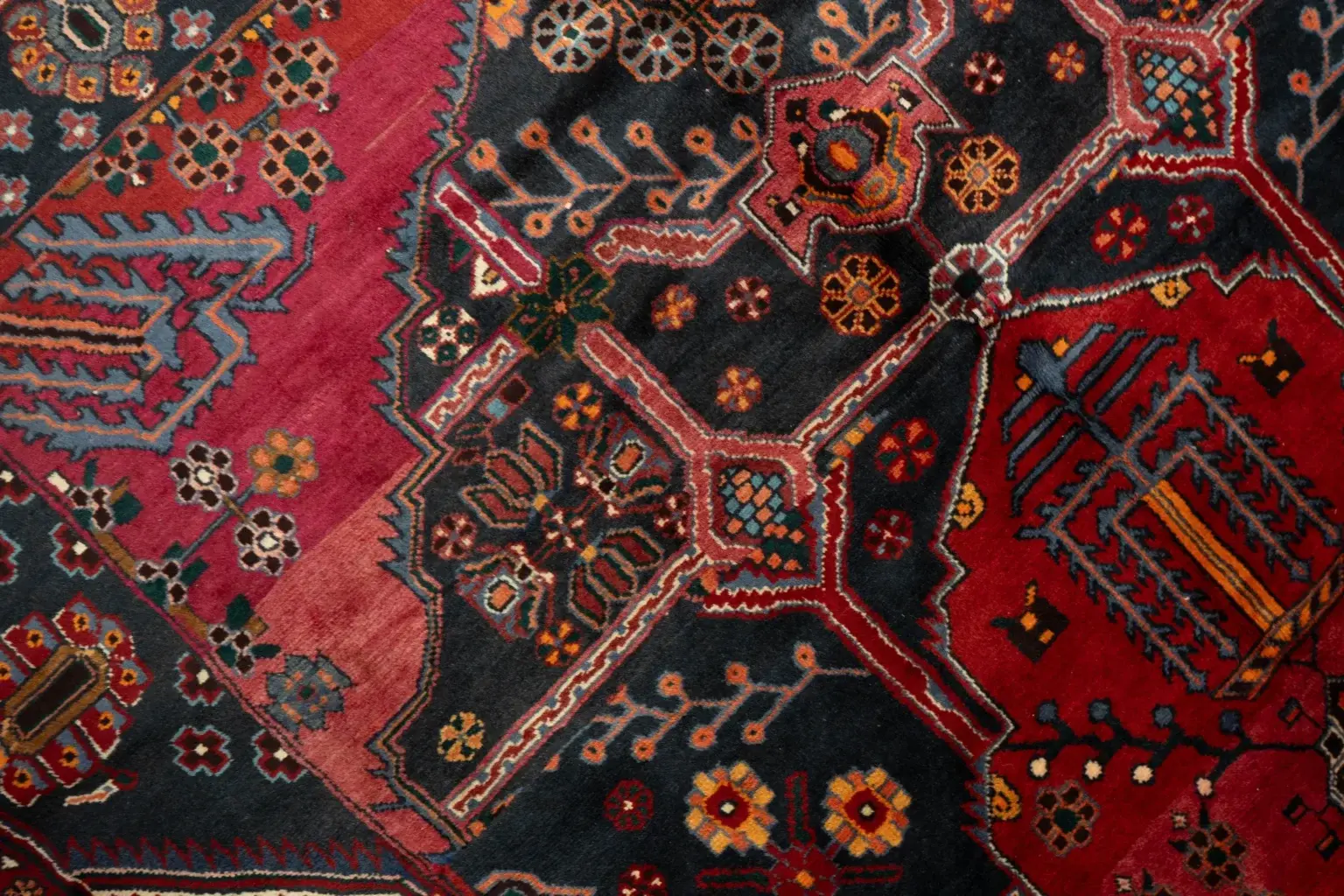 Nahavand Rug 5.5 × 7.8 View 3