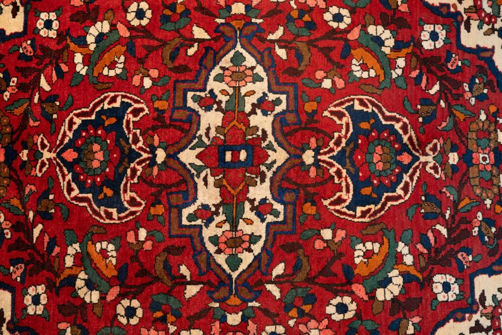 Bakhtiari Wool Rug 5.4'x6.7' View 5