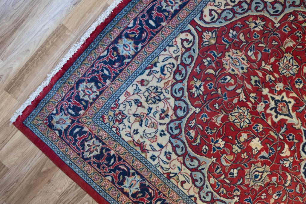 Sarouk Wool Rug 4.5'x6.4' View 3