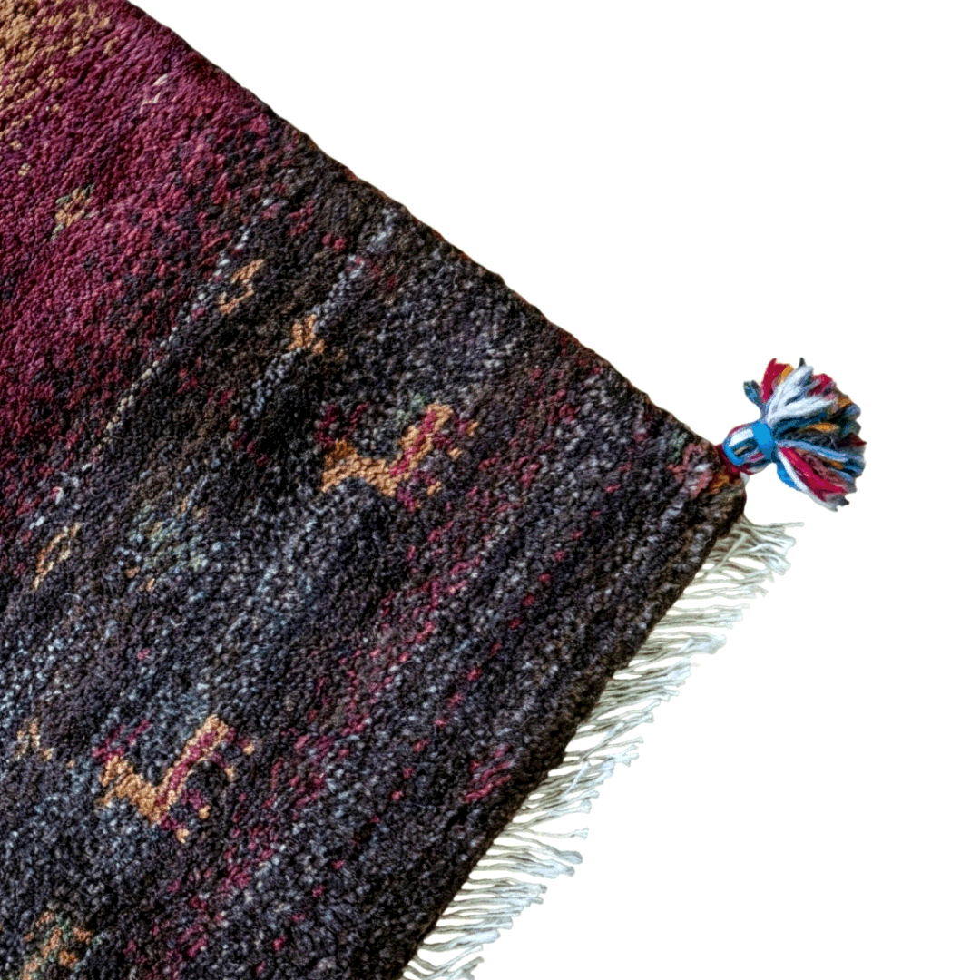 Gabbeh Rug 3926 – Genuine Hand-Woven Wool Oriental Rug View 6