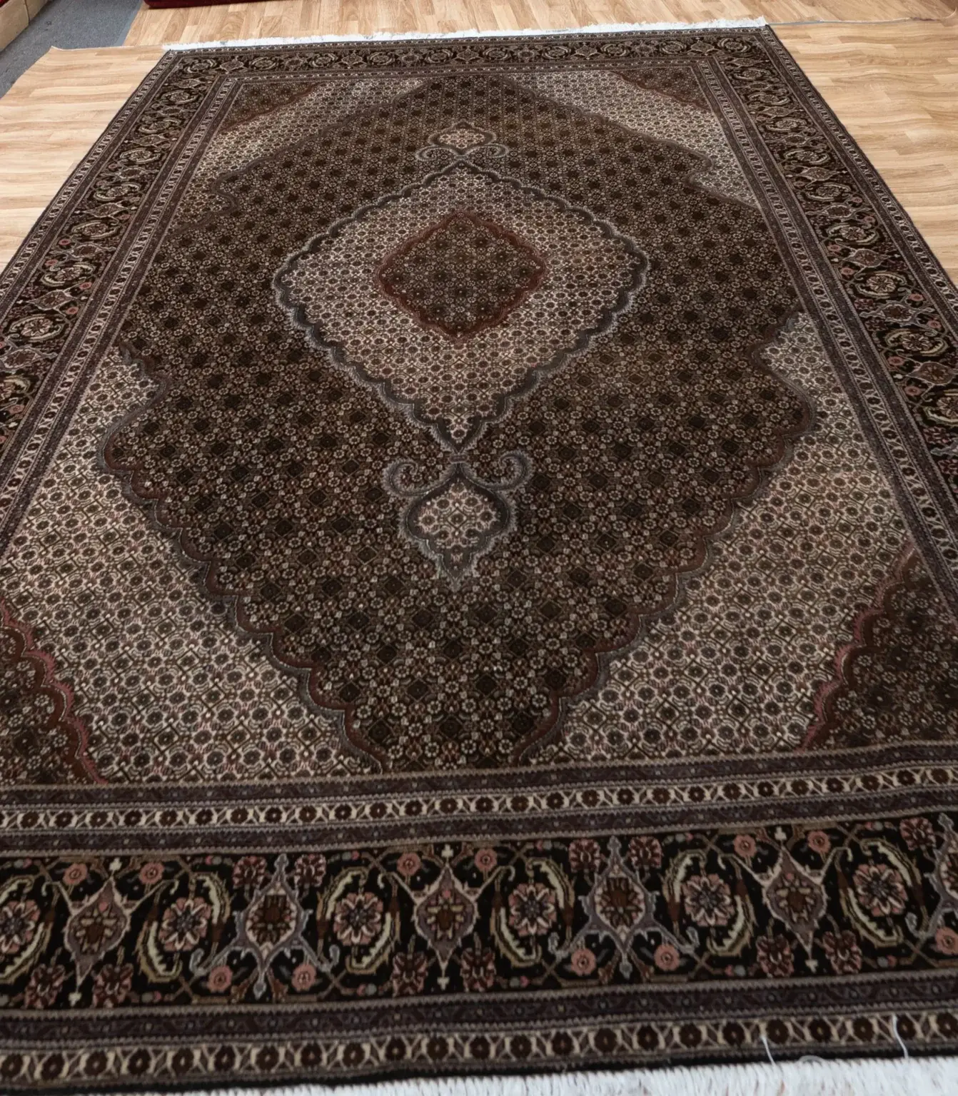 Tabriz Wool Rug 6.8 x 9.8 View 3