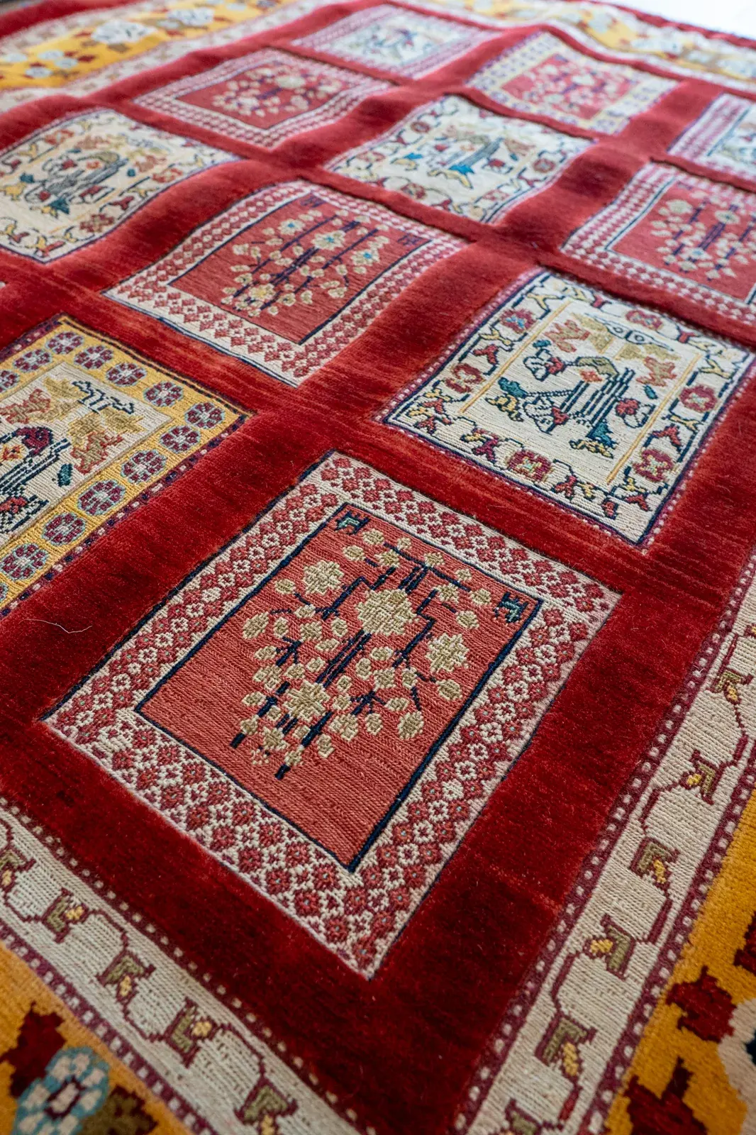 Gabbeh Rug AR-3927 – Genuine Hand-Woven Wool Oriental Rug View 7