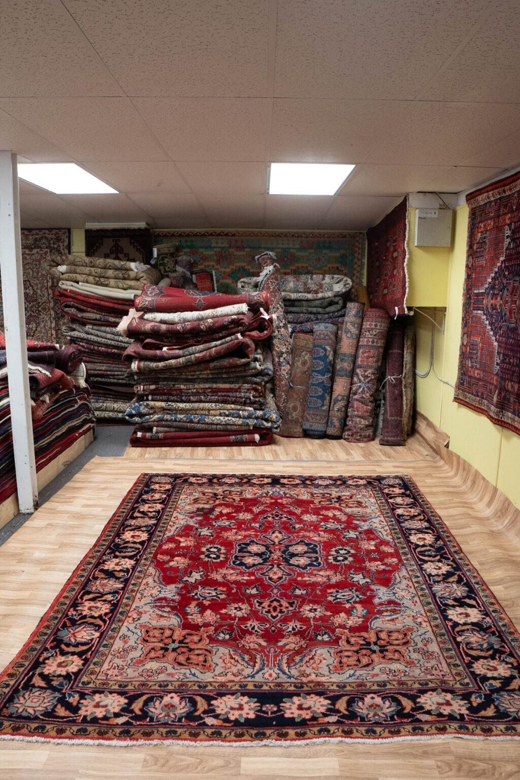 Veese Wool Rug 6.6x9.8 View 4