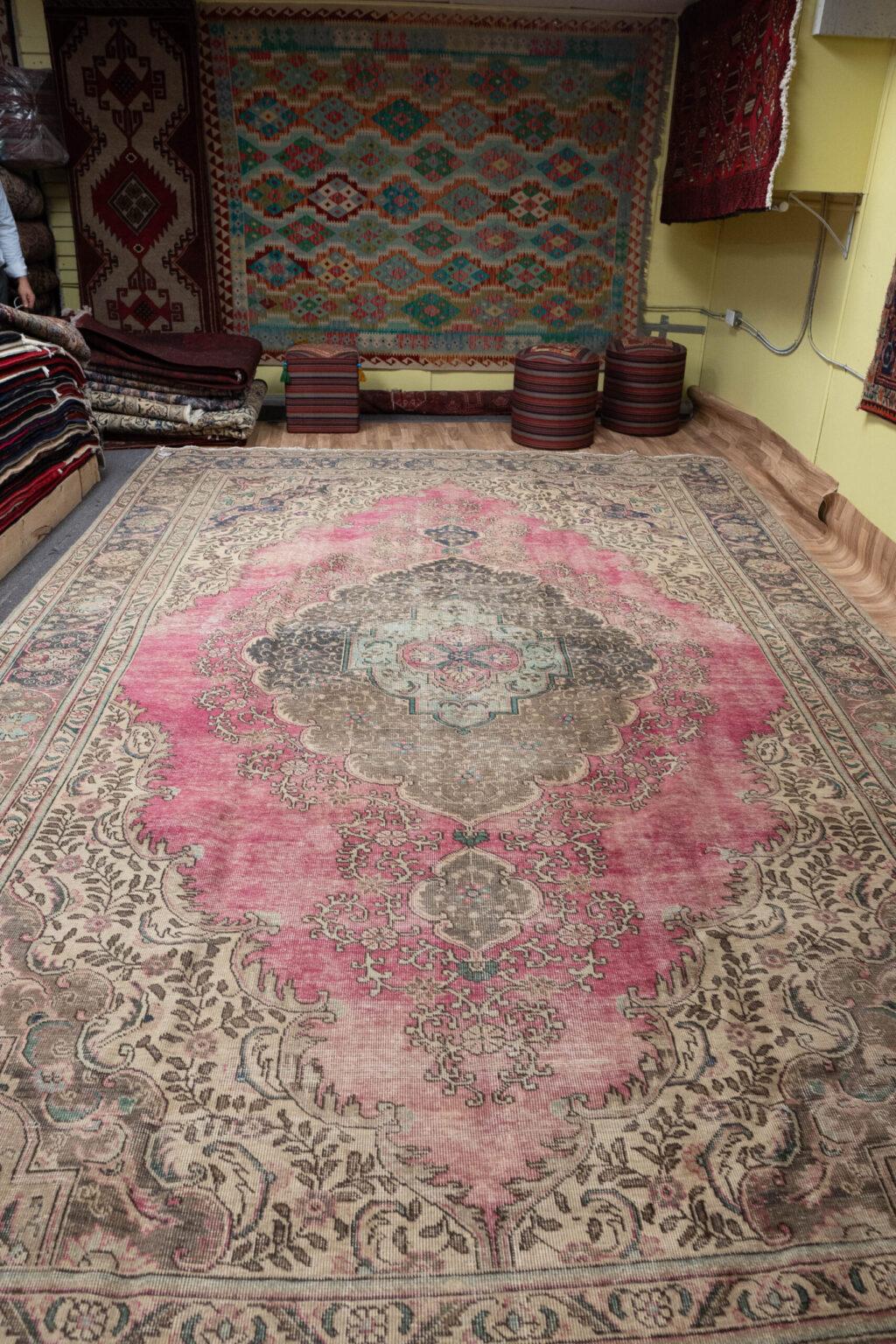 Tabriz Wool Rug 10.0x14.0 View 4