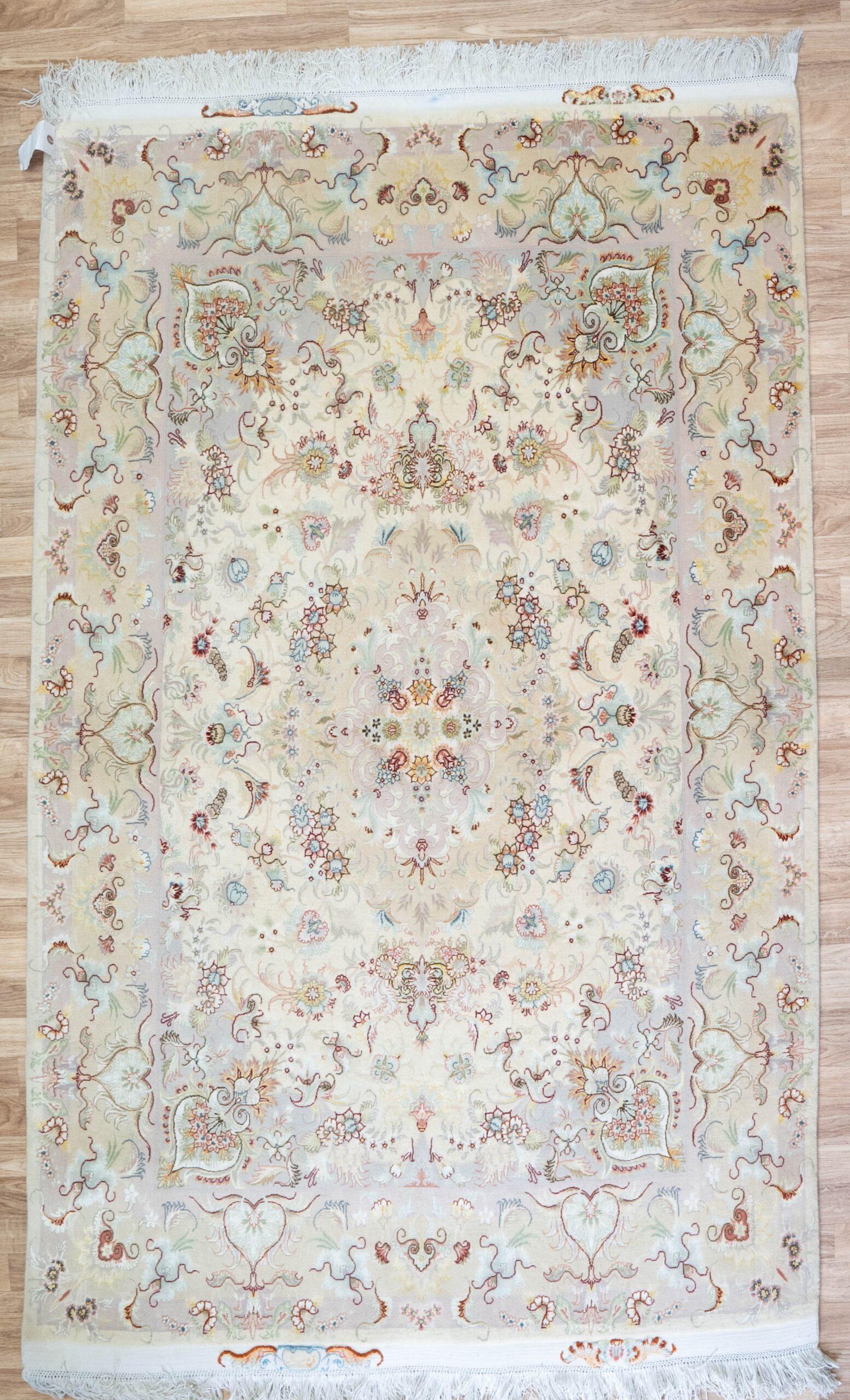 Tabriz Silk Rug 5'x7' View 1