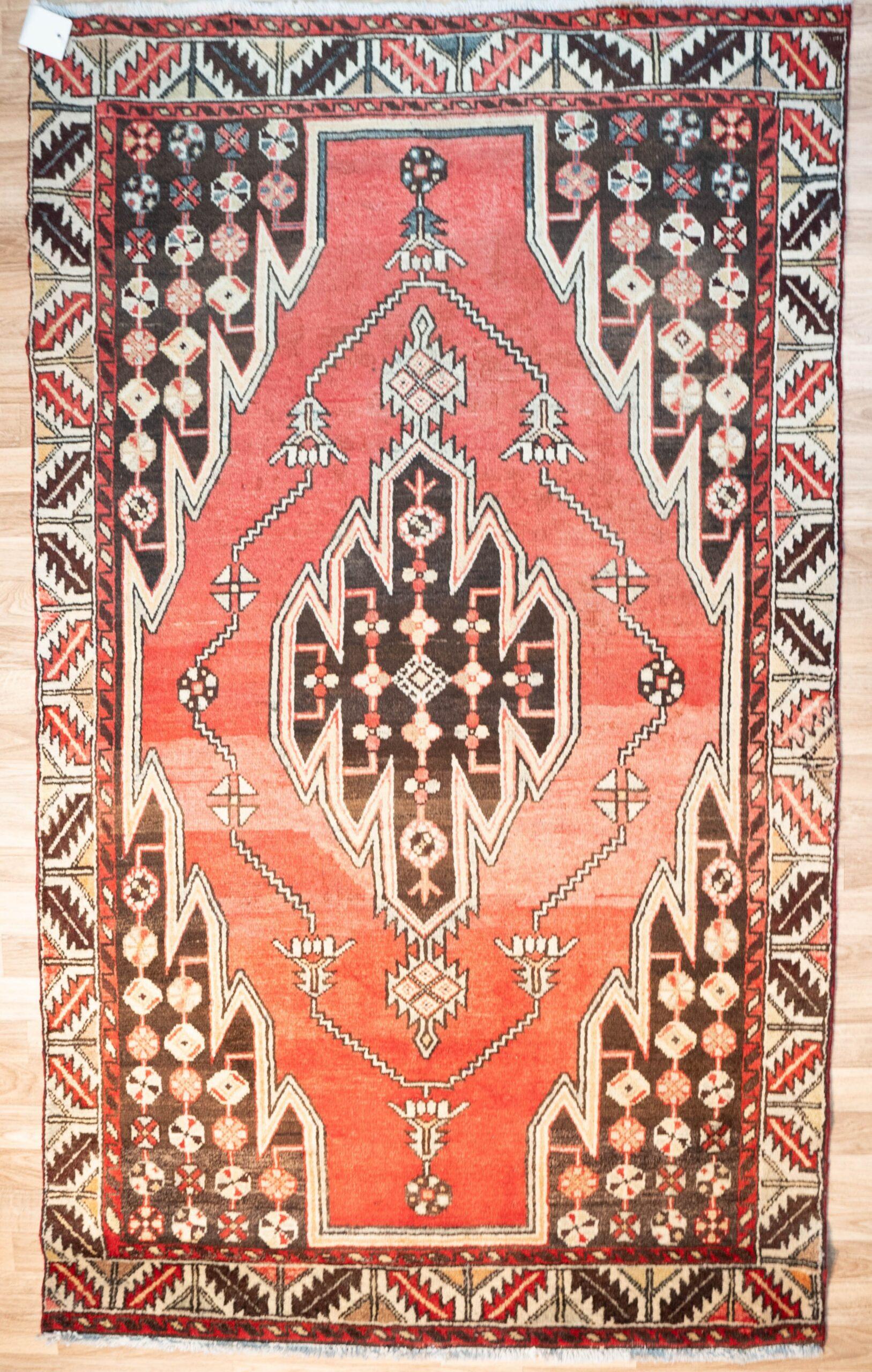 Hamadan Wool Rug 4.8'x6.7' View 2