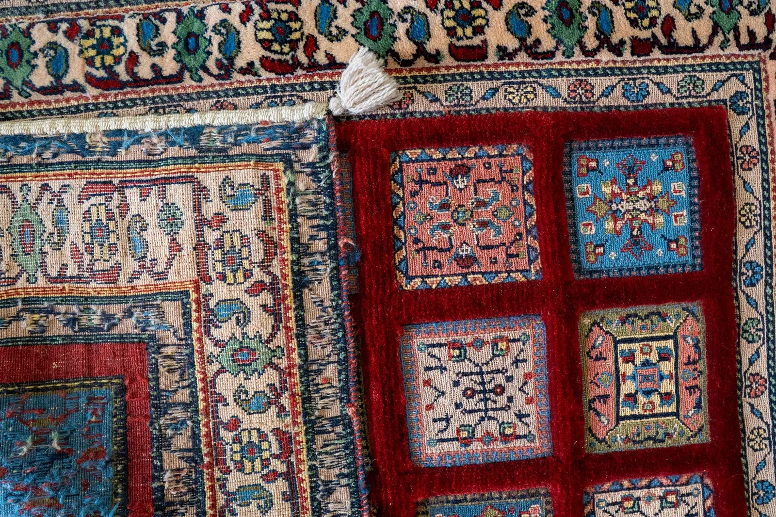 Kilim Rug 3910 – Genuine Hand-Woven Wool Oriental Rug View 3