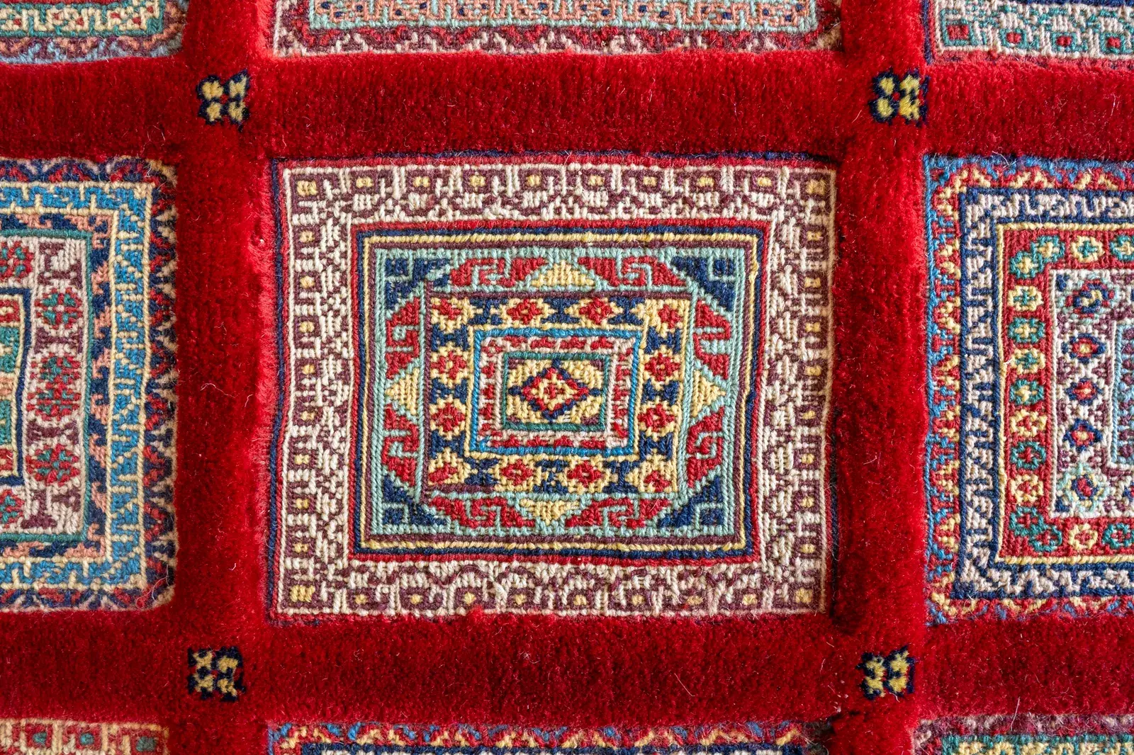 Kilim Rug 3920 – Genuine Hand-Woven Wool Oriental Rug View 6