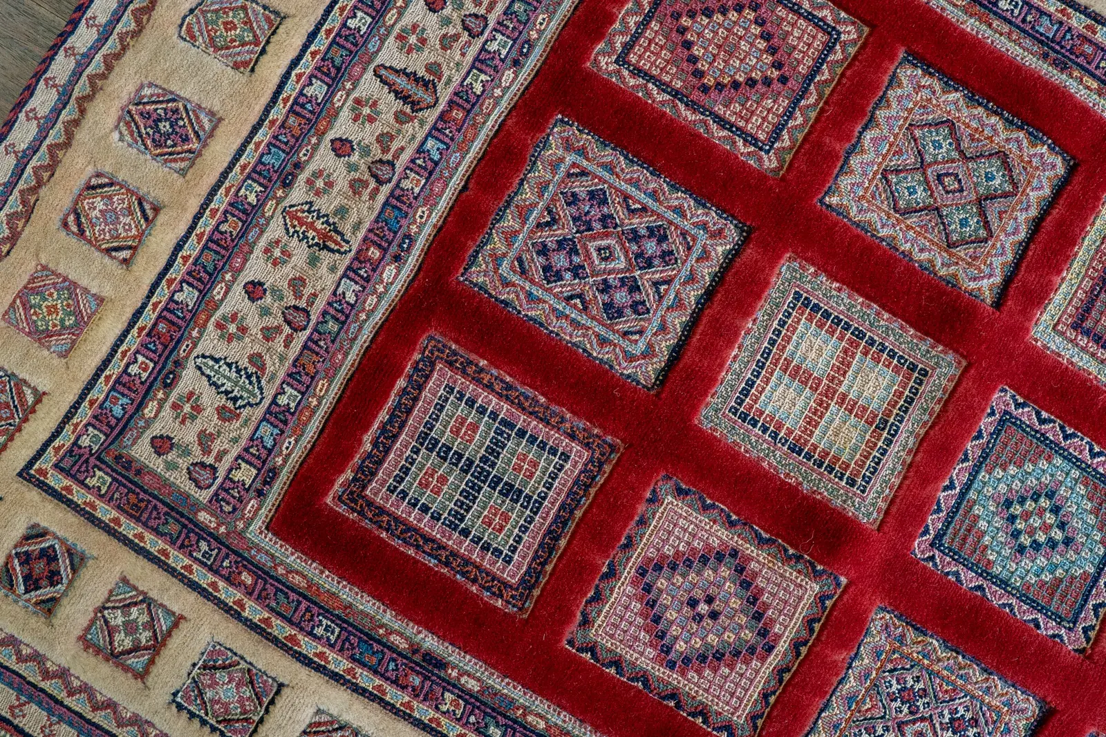 Kilim Rug AP-3921 – Genuine Hand-Woven Wool Oriental Rug View 3