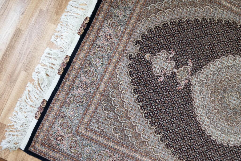 Tabriz Wool Silk Rug 5'x7' View 3