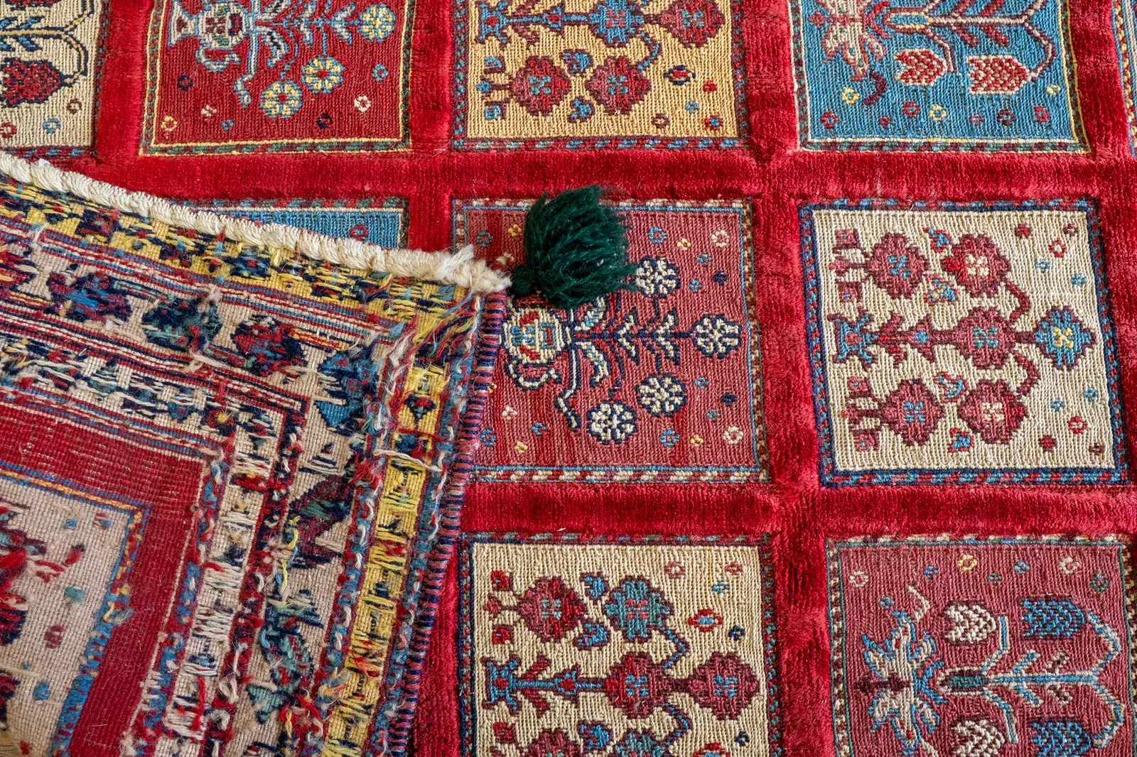 Kilim Rug 3907 – Genuine Hand-Woven Wool Oriental Rug View 3