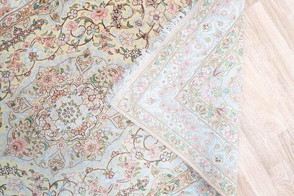 Qum Design Silk rug 3.2'x5.0' View 4