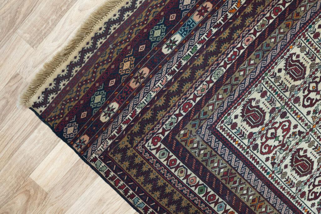 Kashan Wool rug 3.5'x5.2' View 3