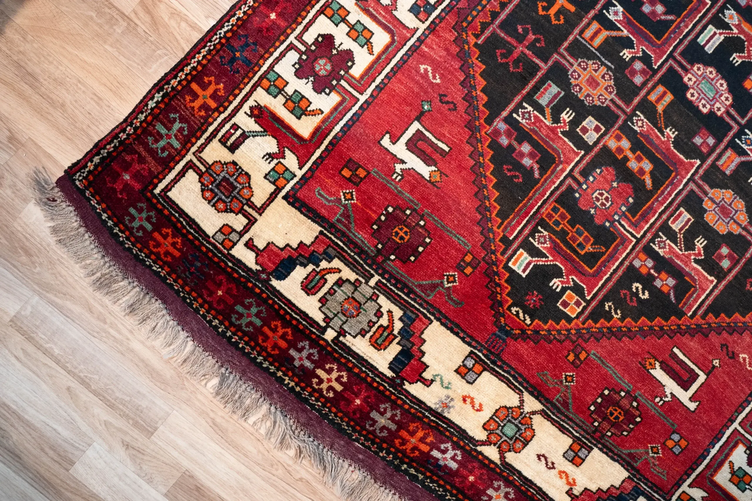 Bakhtiari Wool Rug 5.4x6.7 View 3