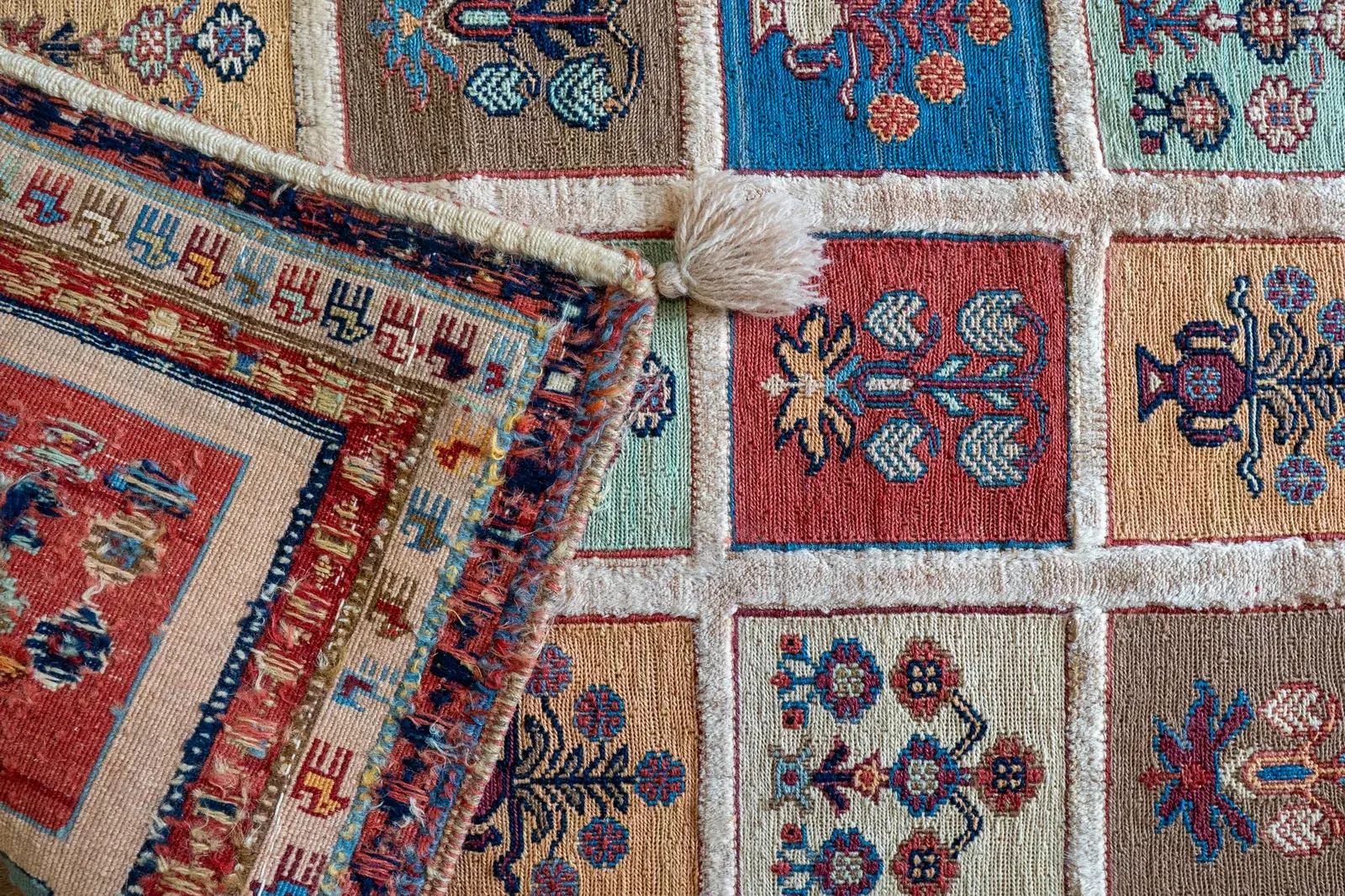 Kilim Rug 3914 – Genuine Hand-Woven Wool Oriental Rug View 4