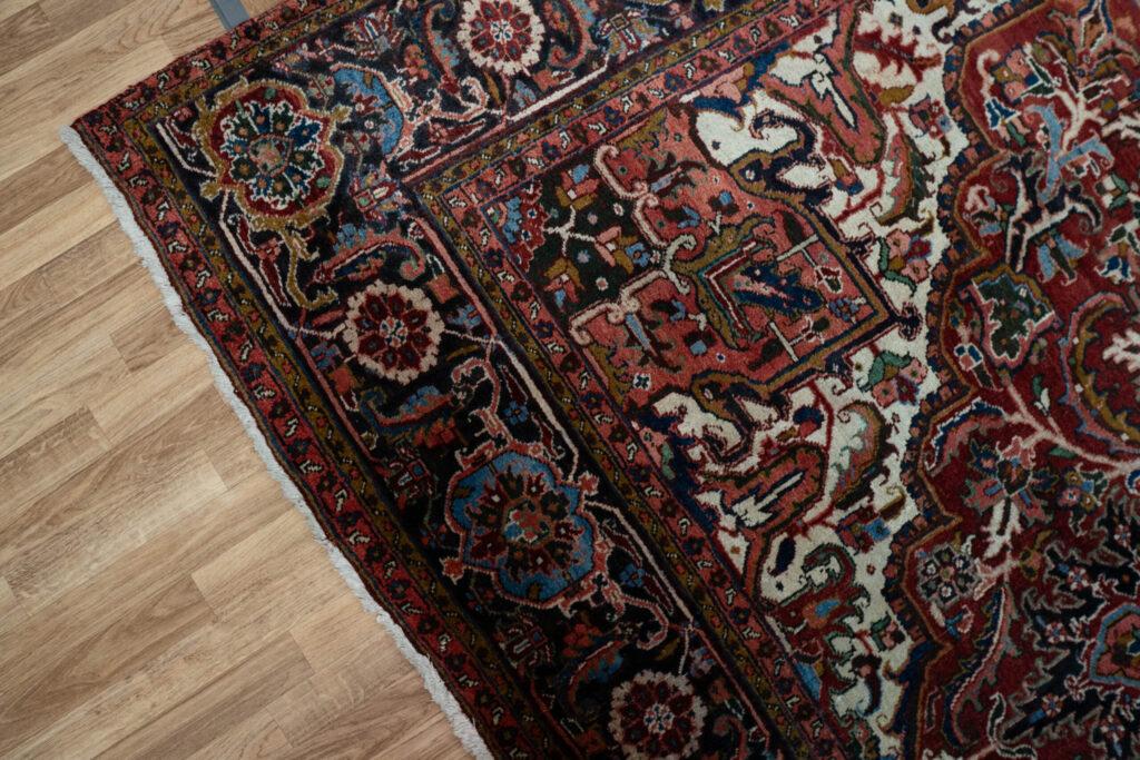 Heriz Wool Rug 9'x12' View 4