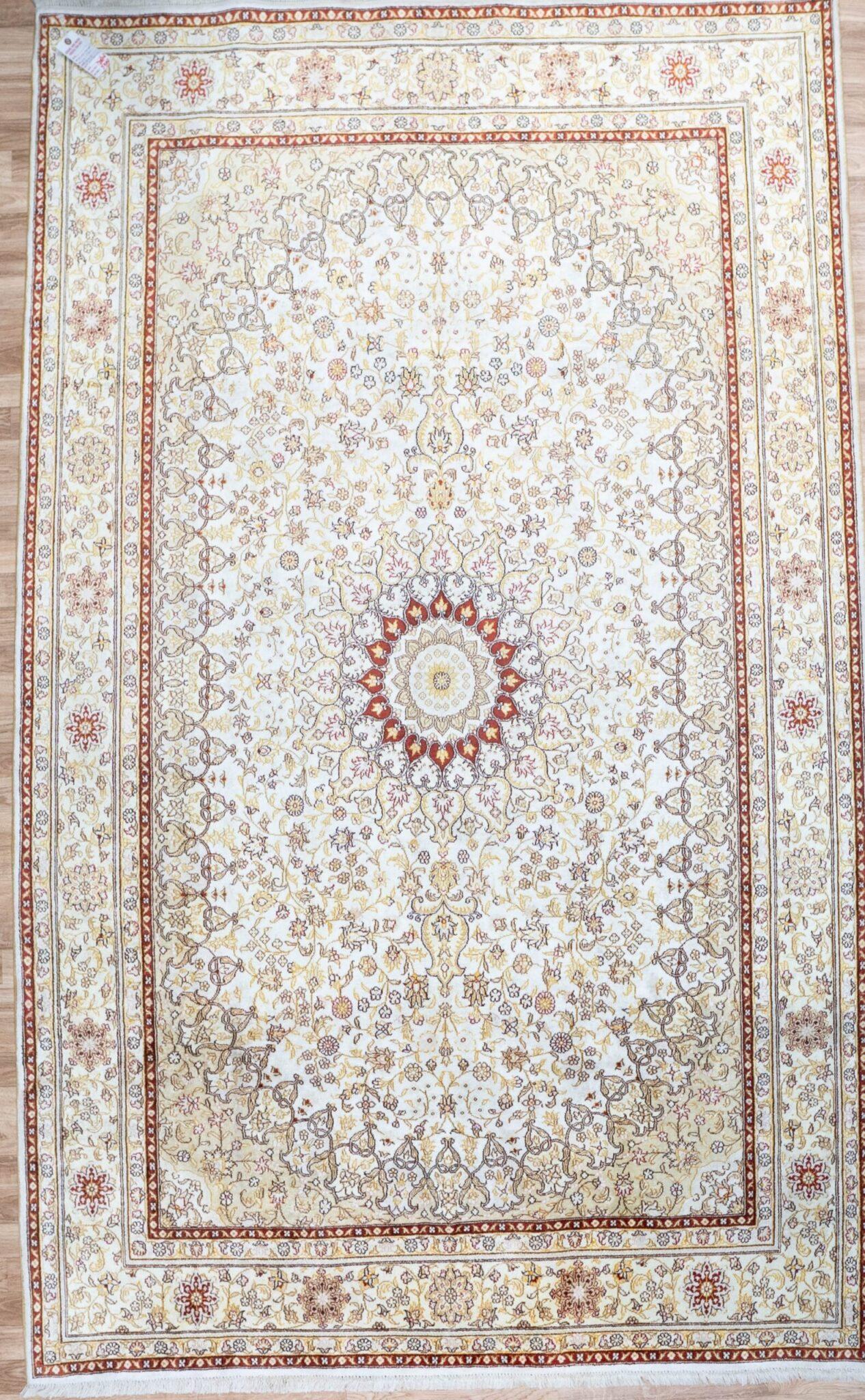 Qum Design Silk Rug 6'x9' View 2