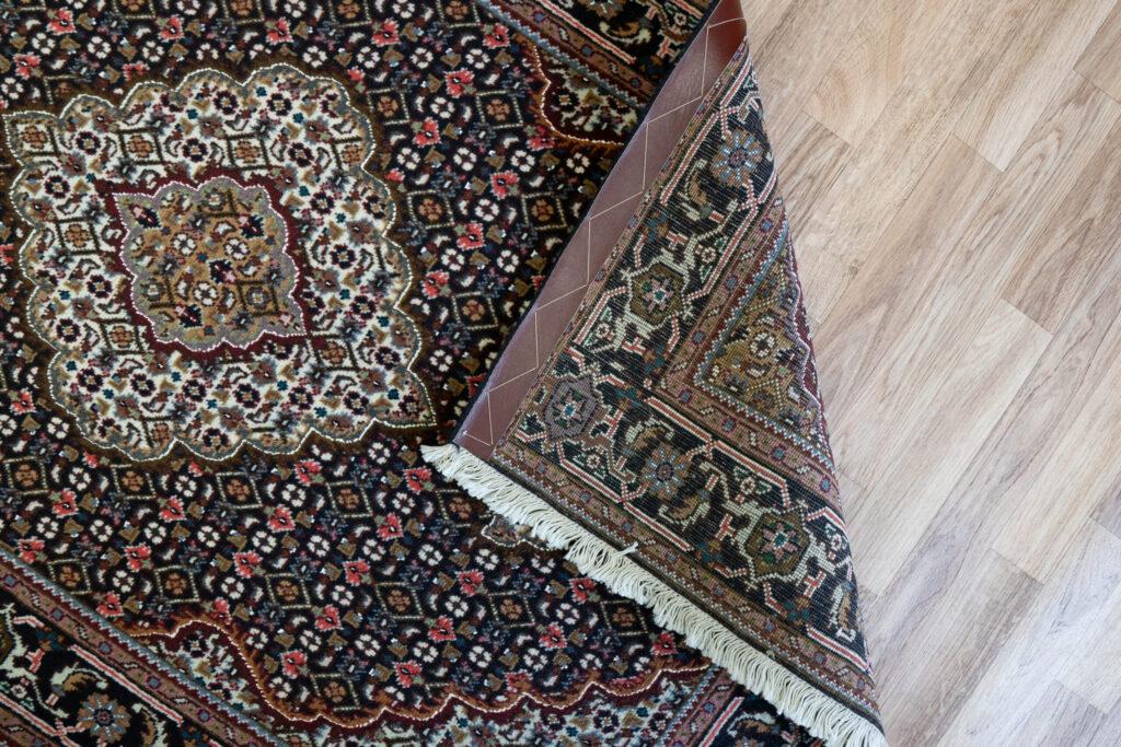 Tabriz Wool Silk Rug 3.2'x5.1' View 4