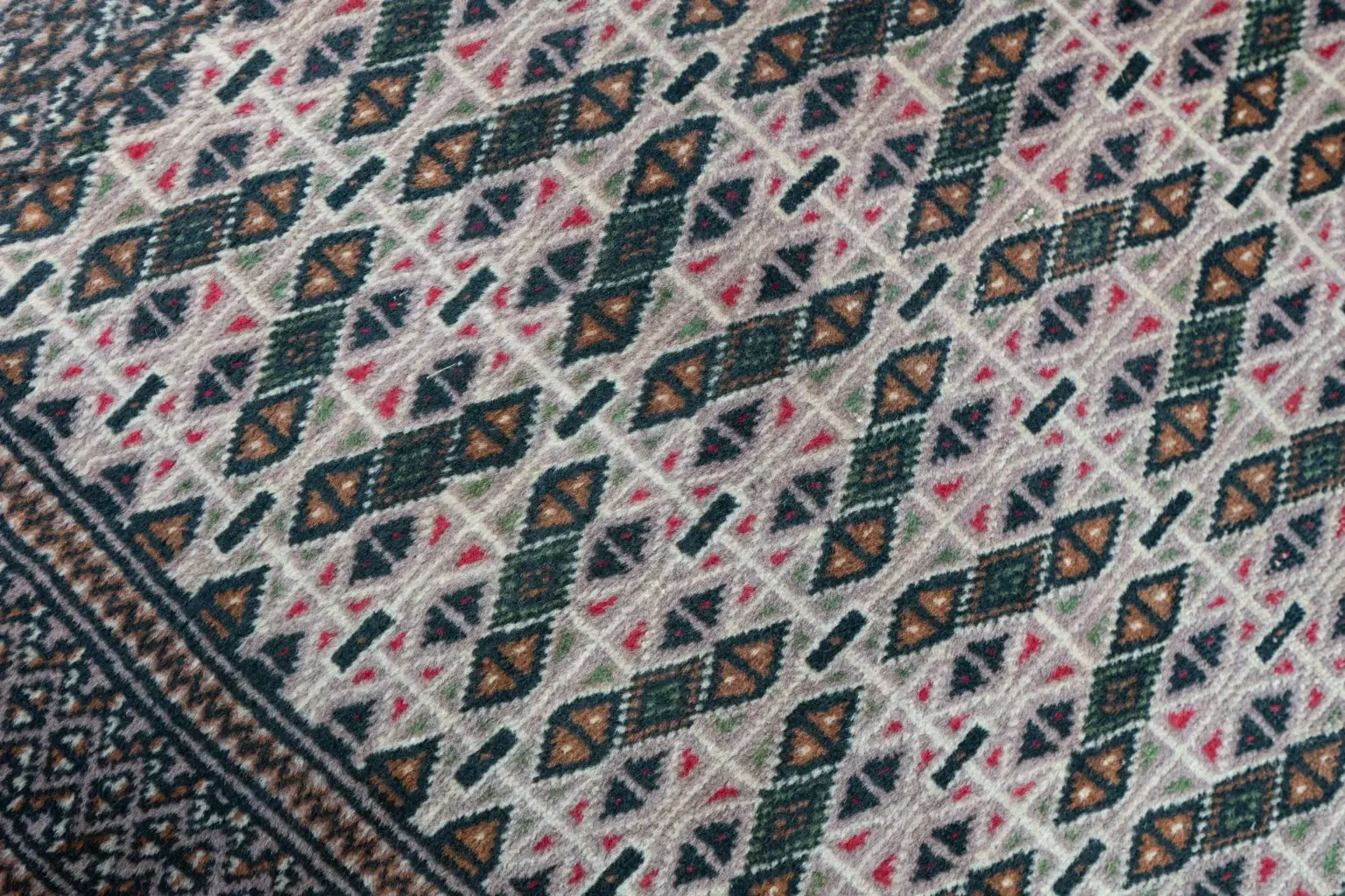 Turkmen Rug 2.10’x4.10′ View 2