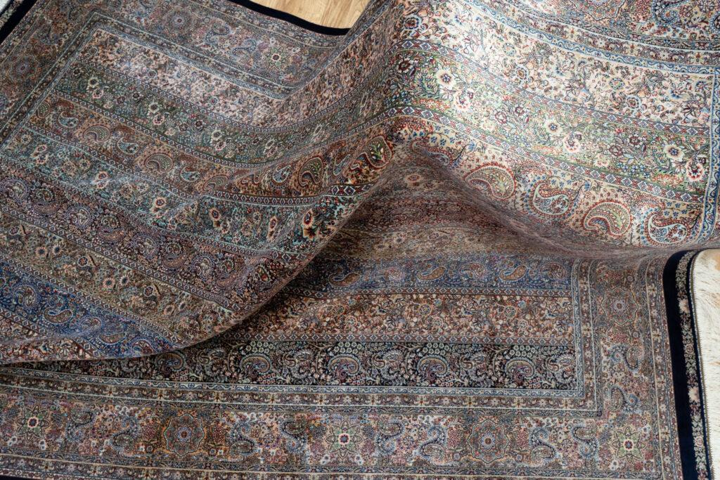 Qum Design Silk Rug 5'x7.7' View 5