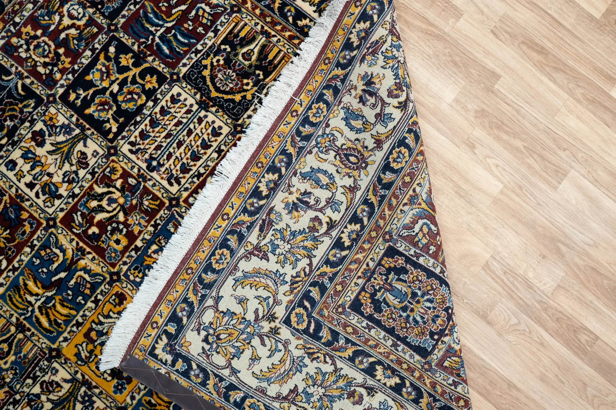 Bakhtiari Wool Rug 6.6x9.6' View 3