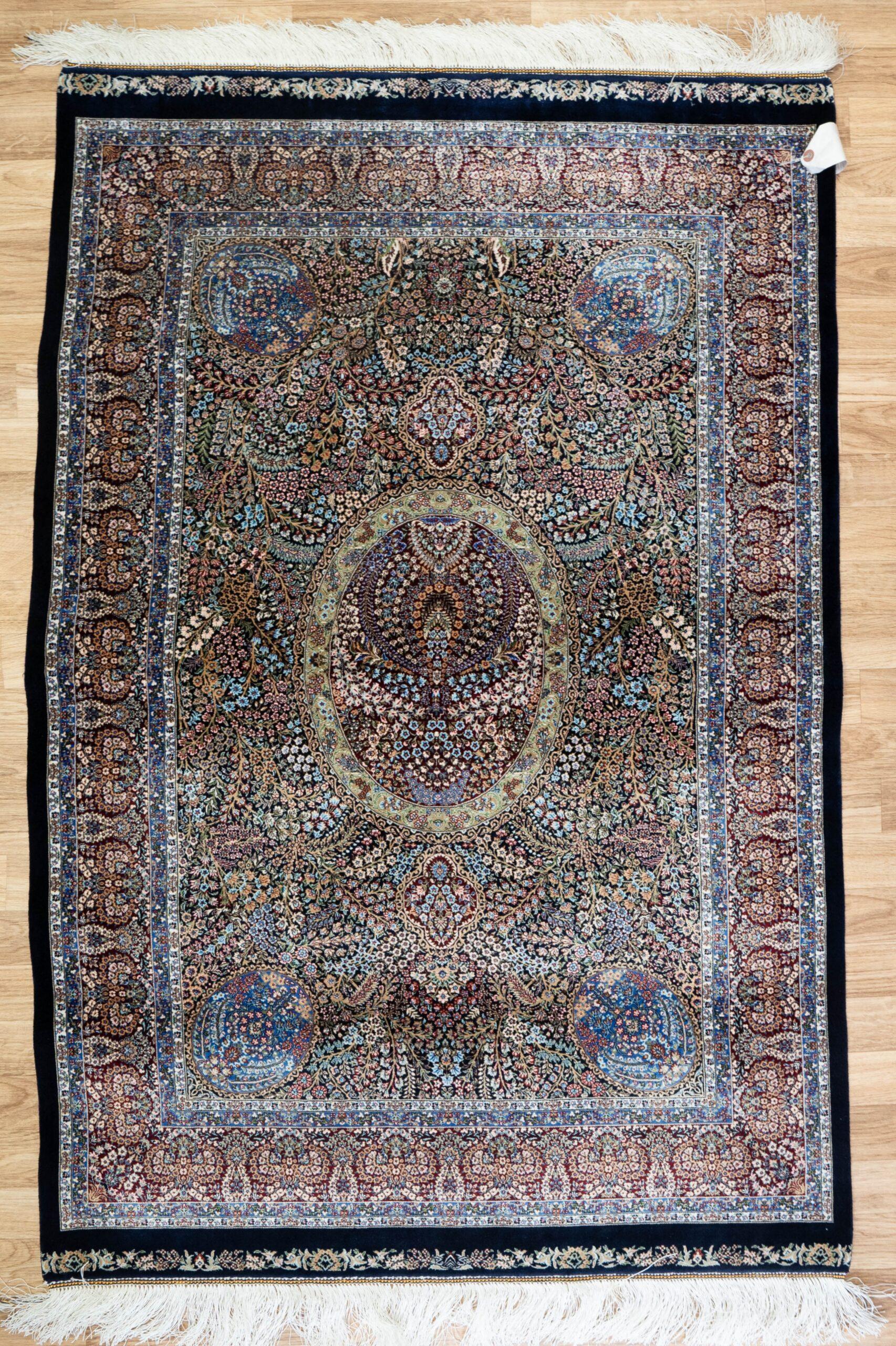 Qum Design Silk Rug 3'x5' View 1