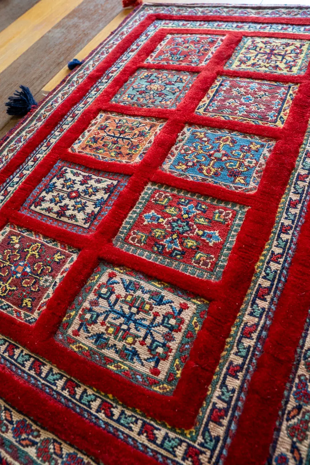Kilim Rug 3916 – Genuine Hand-Woven Wool Oriental Rug View 3