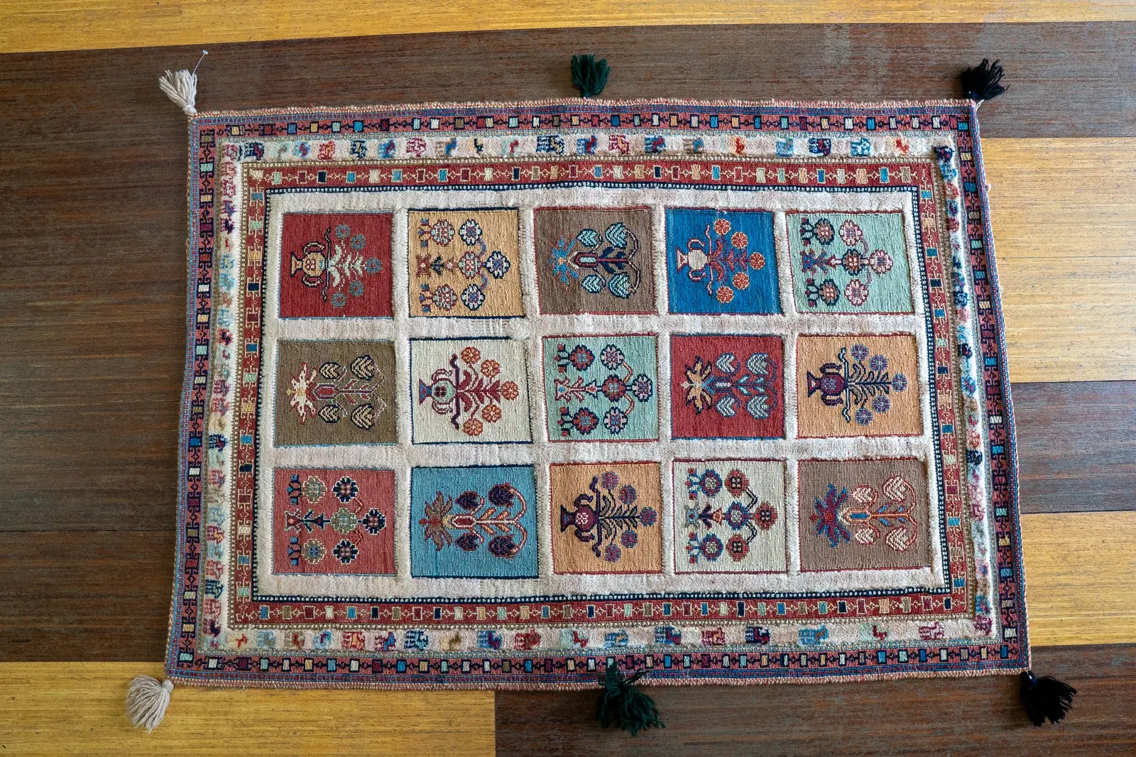 Kilim Rug 3914 – Genuine Hand-Woven Wool Oriental Rug View 1