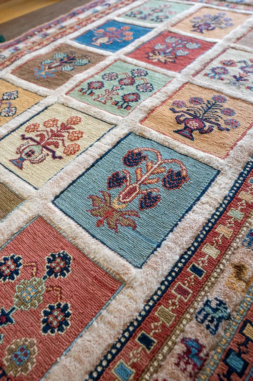 Kilim Rug 3914 – Genuine Hand-Woven Wool Oriental Rug View 5