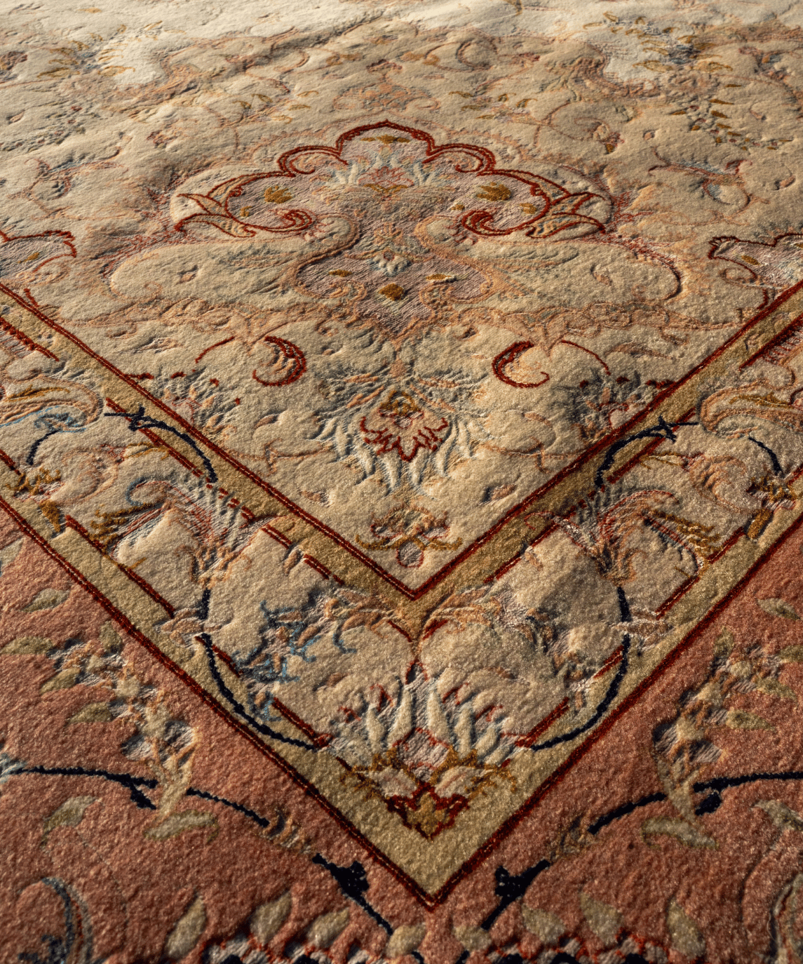 Luxury Tabriz Wool & Silk Handwoven Oriental Rug – 9'9" × 13'2" View 6