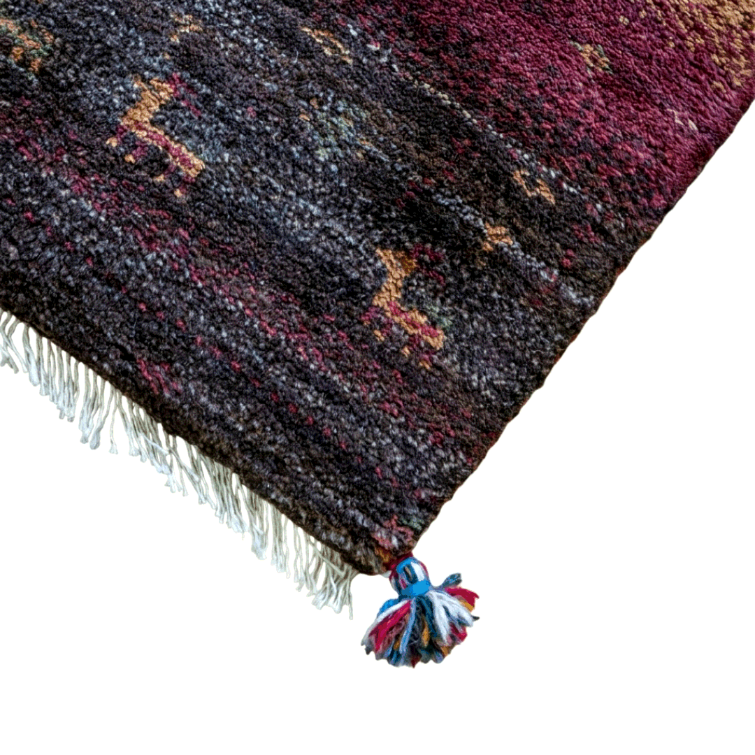Gabbeh Rug 3926 – Genuine Hand-Woven Wool Oriental Rug View 3