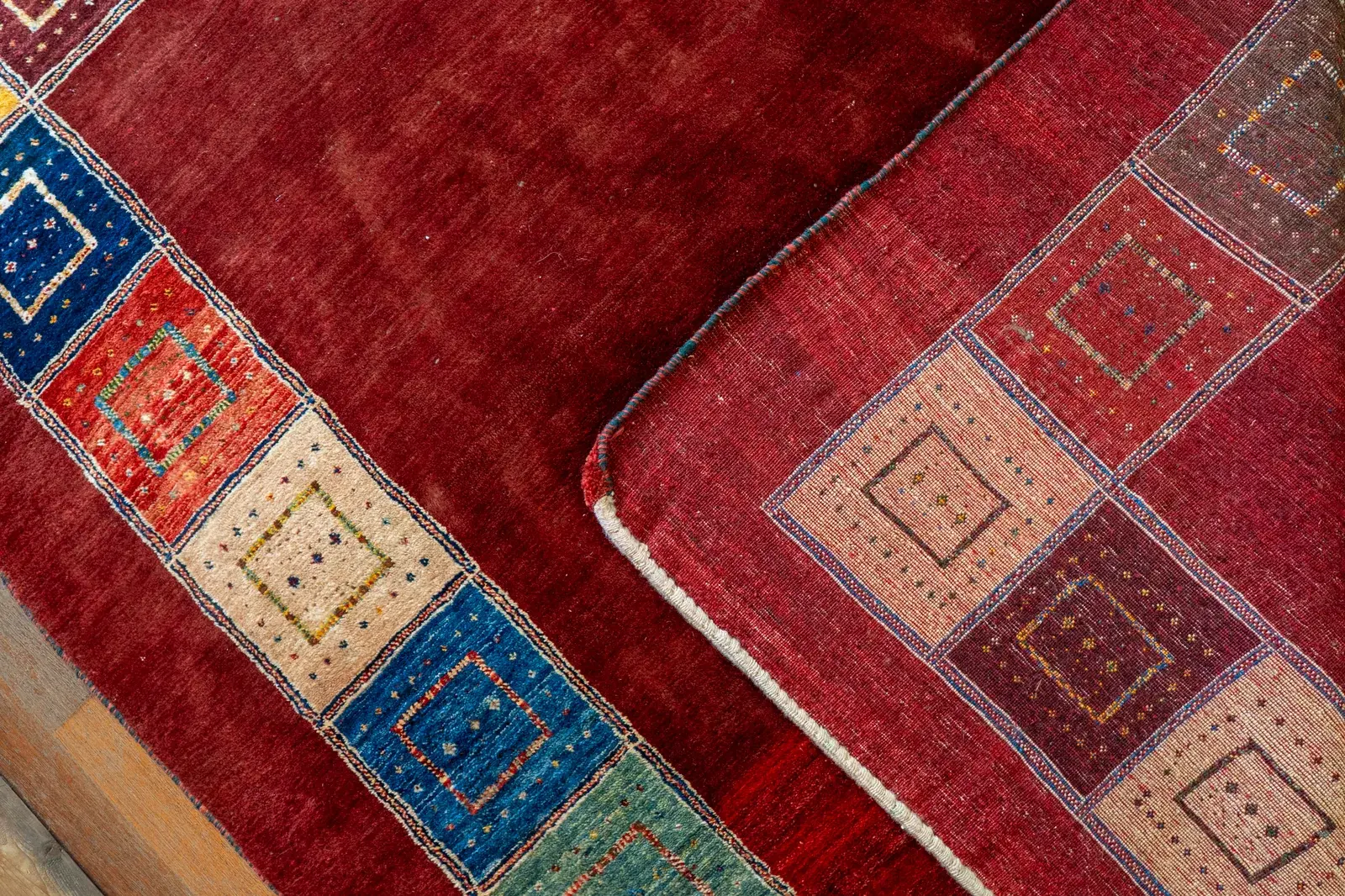 Gabbeh Rug 3925 – Genuine Hand-Woven Wool Oriental Rug View 7