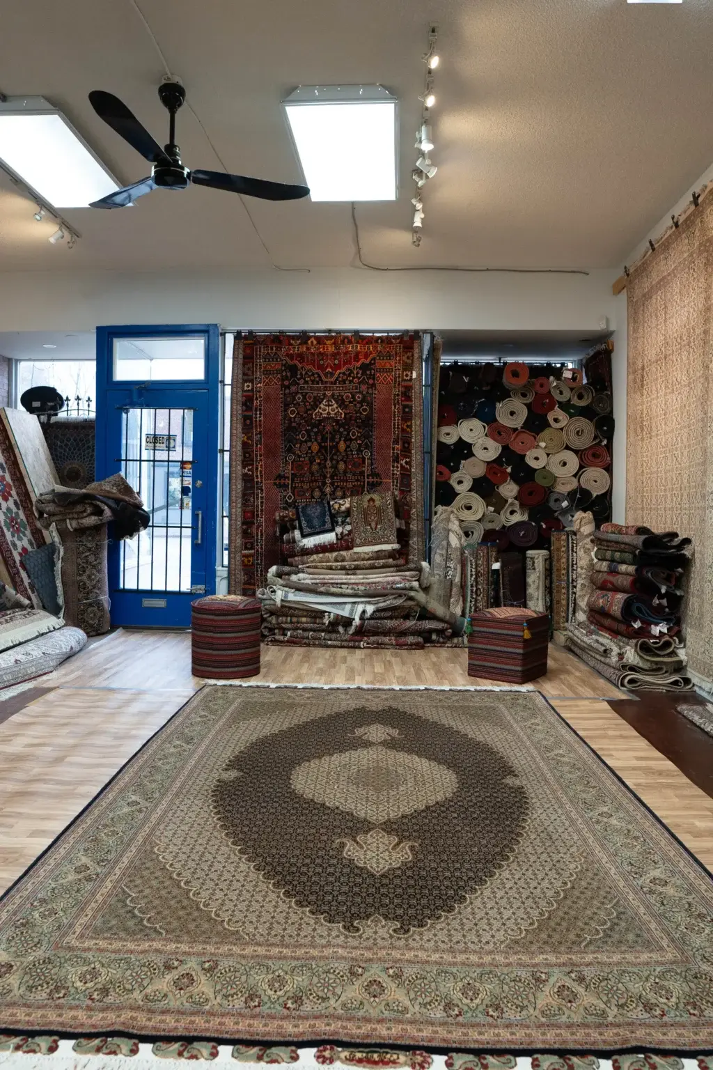 Tabriz Wool Rug 6.10x9.10' View 1