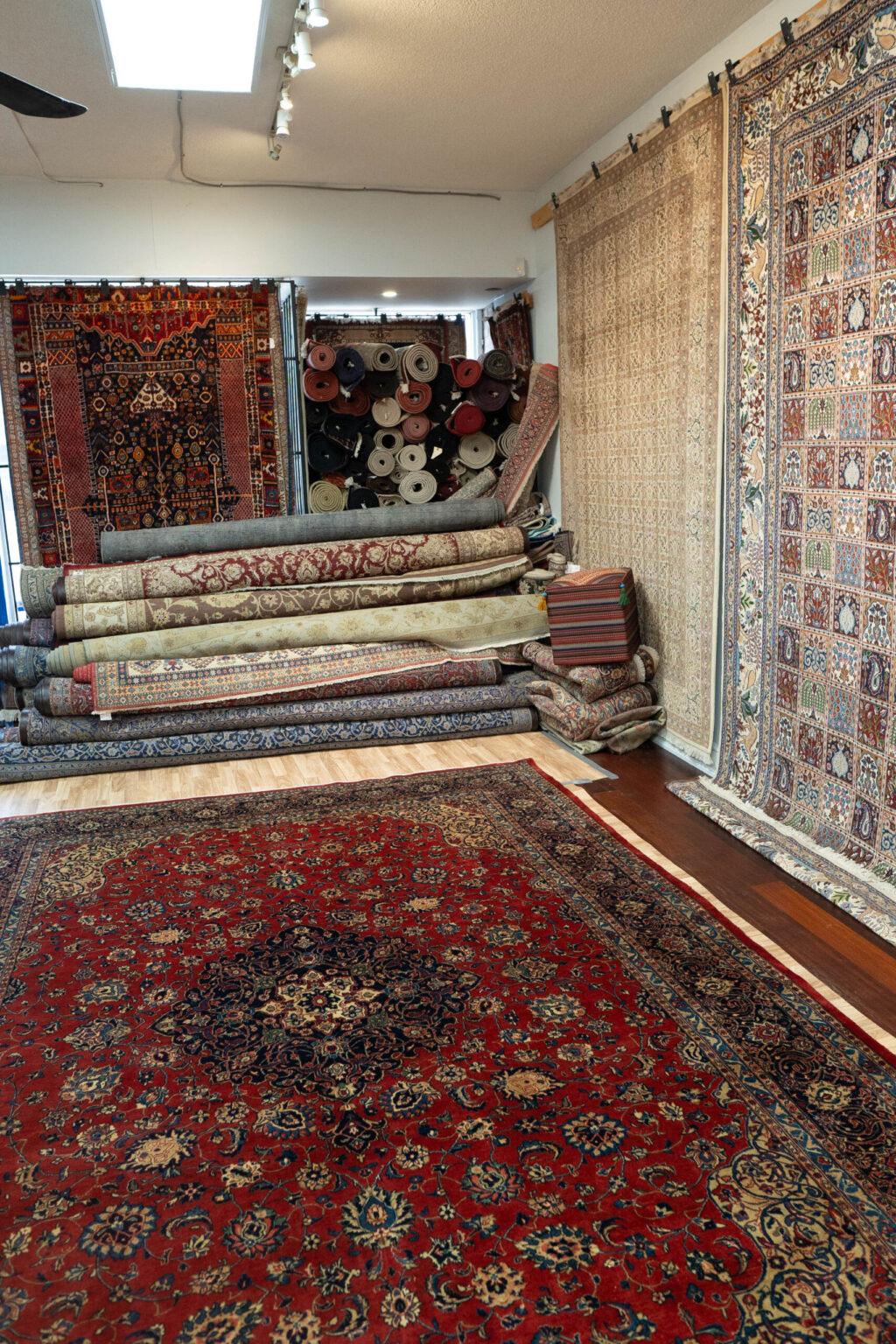 Sarouk Wool Rug 8.10'x12.6' View 2