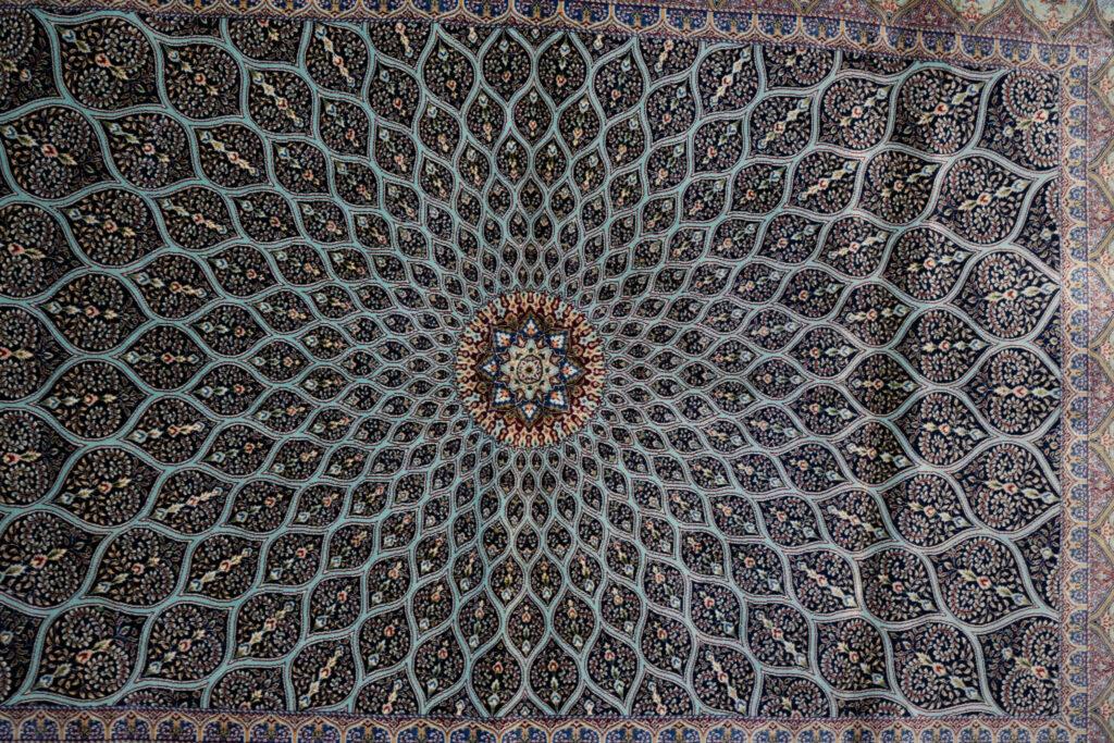 Qum Design Silk Rug 3'x5' View 2