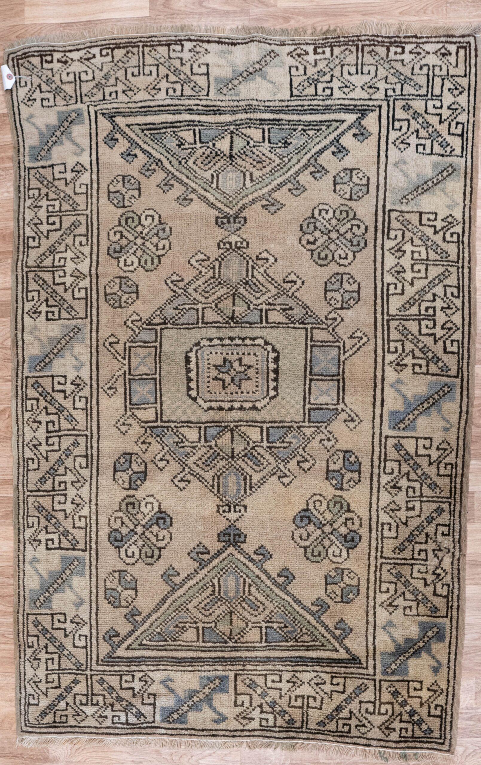 Hariz Pile Wool Rug 3.6x5.0 View 1