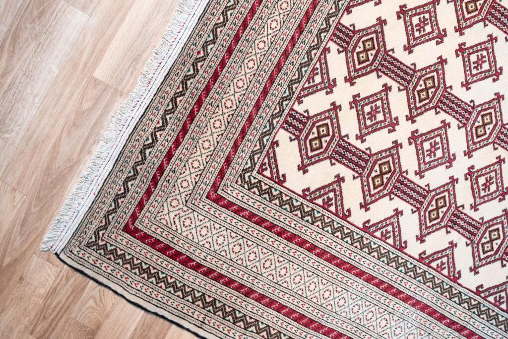 Turkmen Silk Base Rug 4.3'x6' View 3