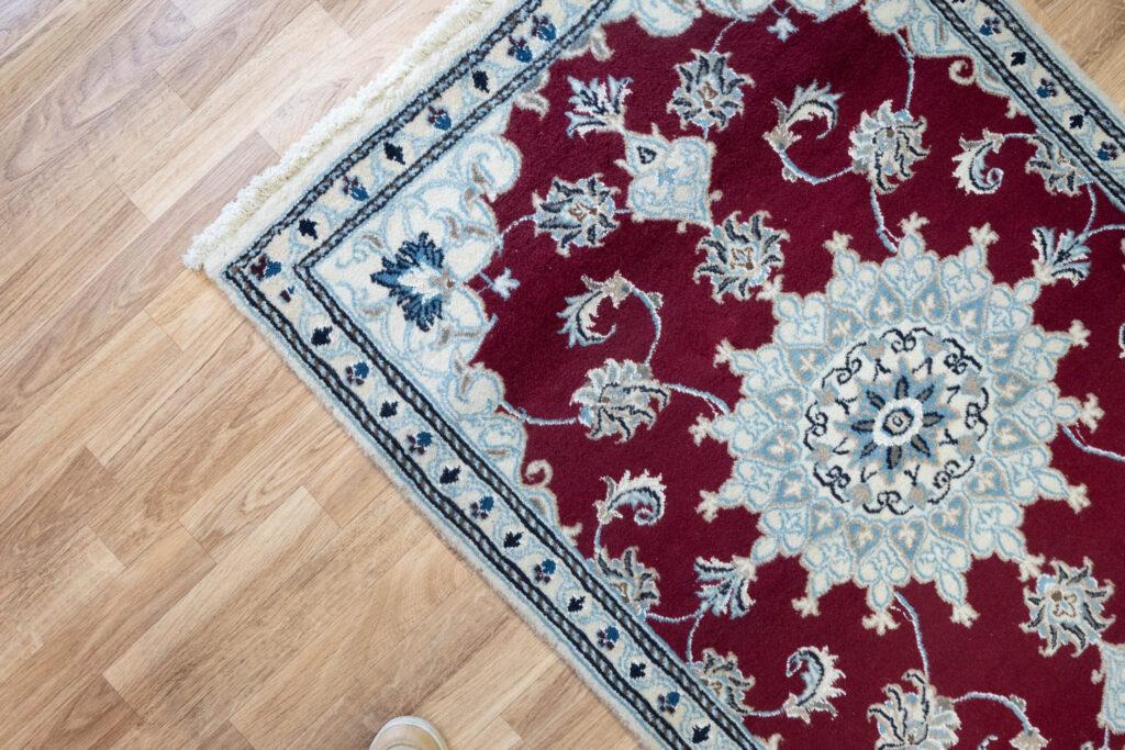 Nain Wool Silk Rug 2.11'x4.4' View 2