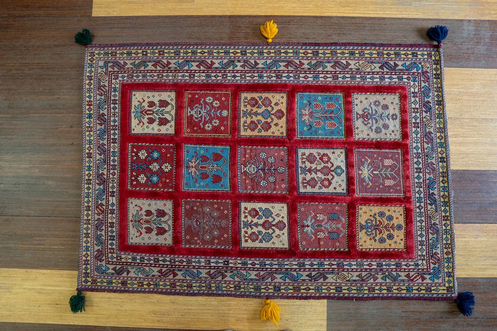 Kilim Rug 3907 – Genuine Hand-Woven Wool Oriental Rug View 1