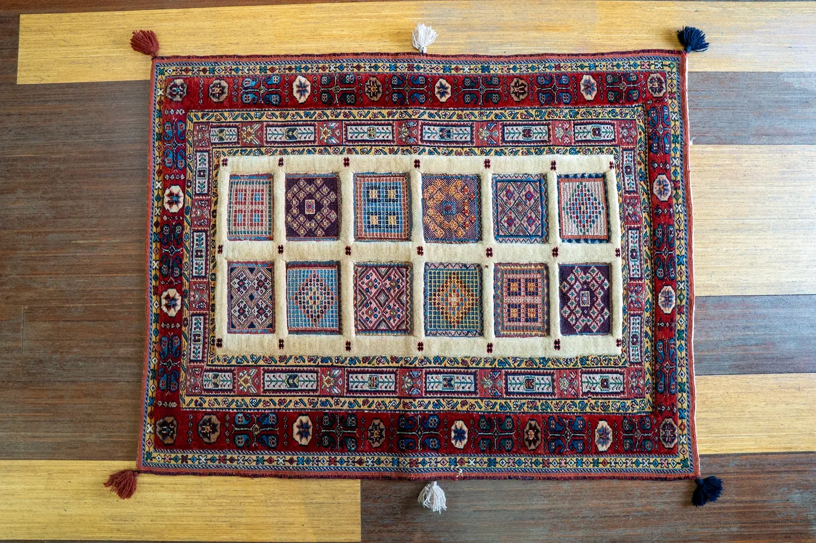 Kilim Rug 3922 – Genuine Hand-Woven Wool Oriental Rug View 1