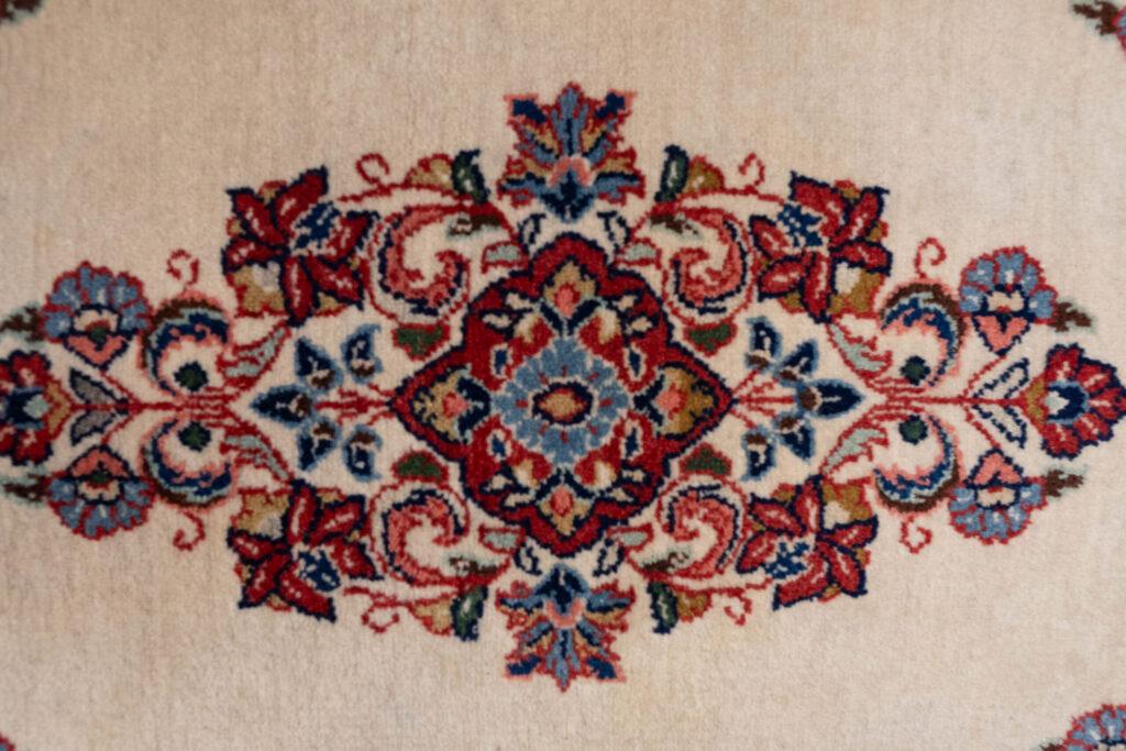 Sarouk Rug 2.3x4.1 View 2