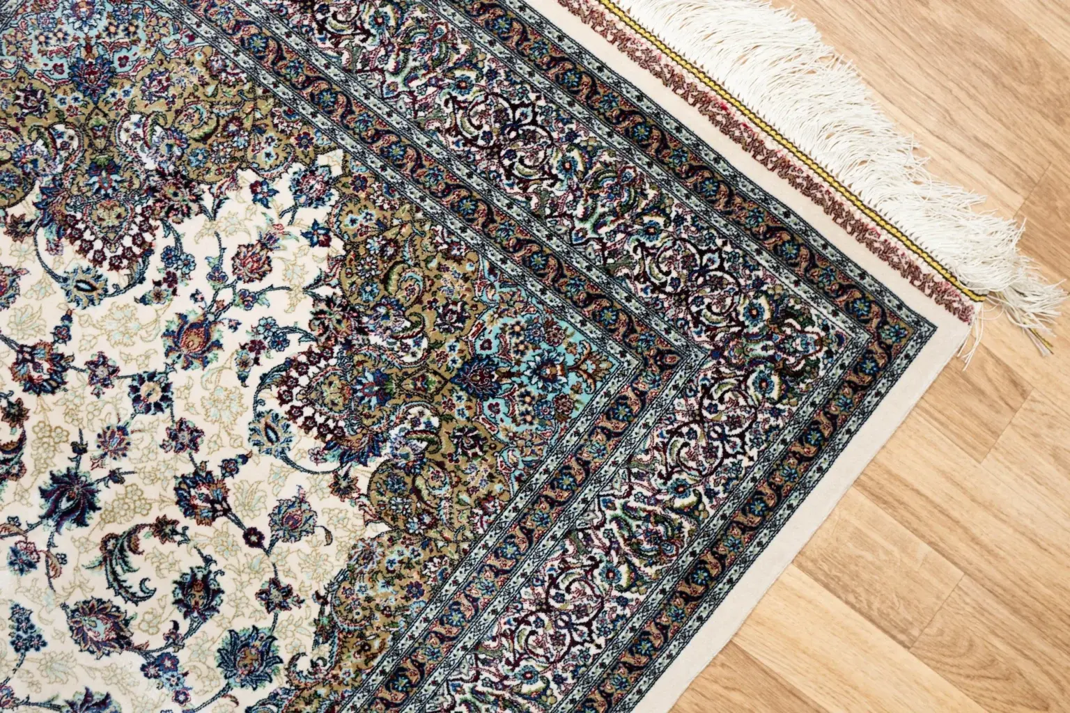 Qum Design Silk Rug 2.7 x 6.4 View 2