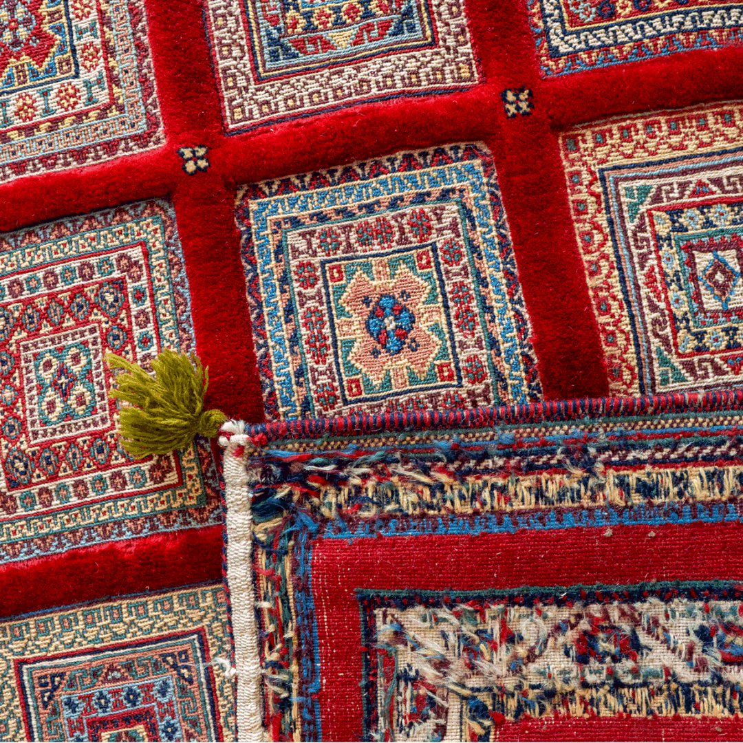 Kilim Rug 3920 – Genuine Hand-Woven Wool Oriental Rug View 3