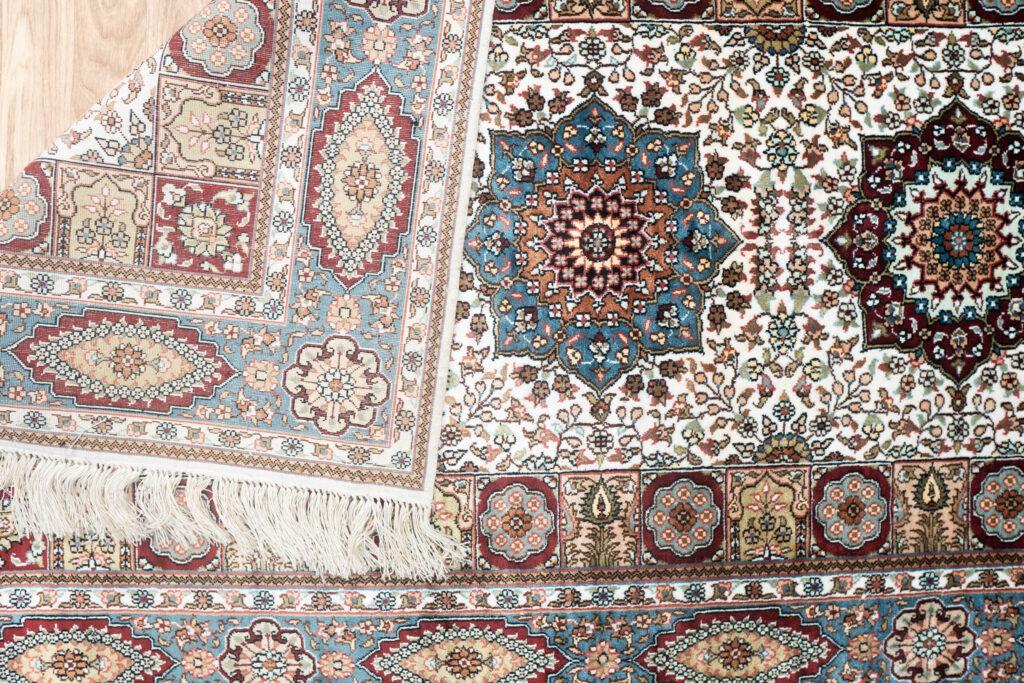Qum design Silk Rug 3'x5' View 4